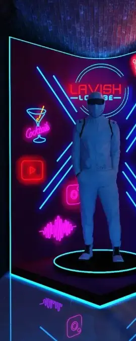 Neonová stěna s fotokoutkem